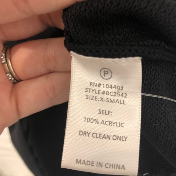 J.o.a. Short sleeve cutout Dress in Black - Picture 11 of 11